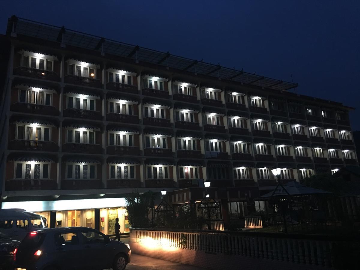 Shah Abbas Hotel At Dal Lake Srinagar  Luaran gambar